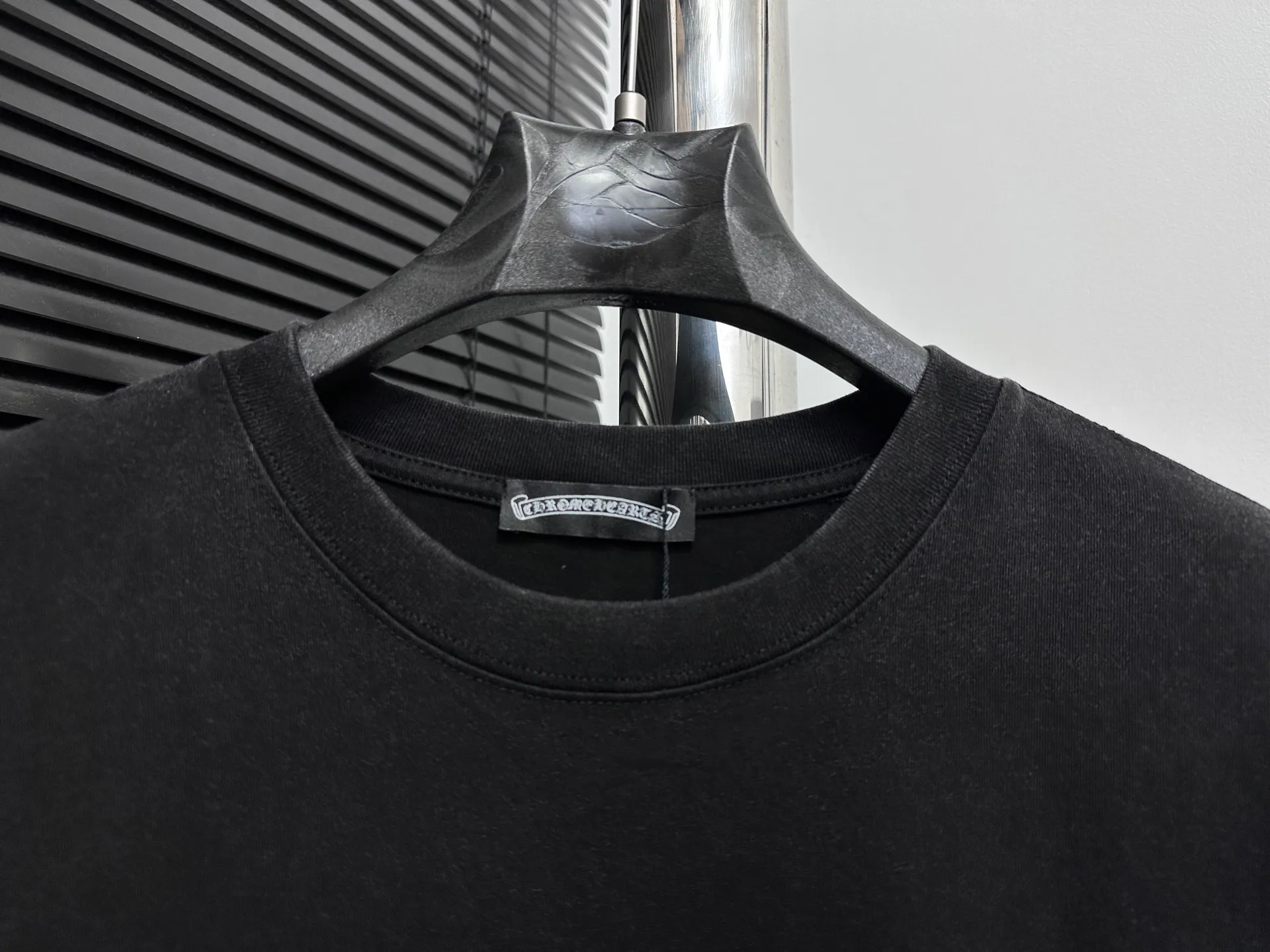🅿️180 [Chrome hearte] Chrome hearte 25ss early spring new Sanskrit washed T-shirt ·280 grams of 100% cotton double yarn jersey fabric ·Special thickened 32 pieces of double-ply 1x1 thread in the same cylinder custom-dyed ·Double-needle stitching and cross-stitching technology ·Original main mark washed tag Color: washed black Size: XS-L